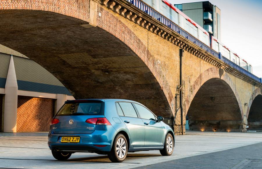  Volkswagen Golf TDi BlueMotion 2012 года  (UK) (фото 34 из 52)